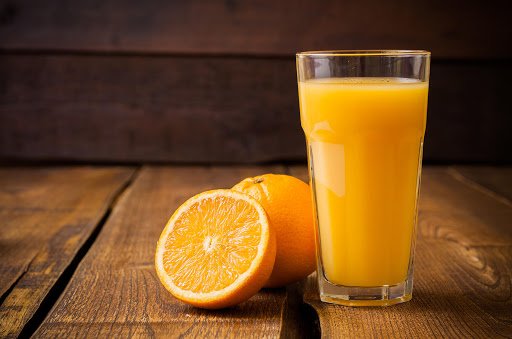 Taze portakal suyu